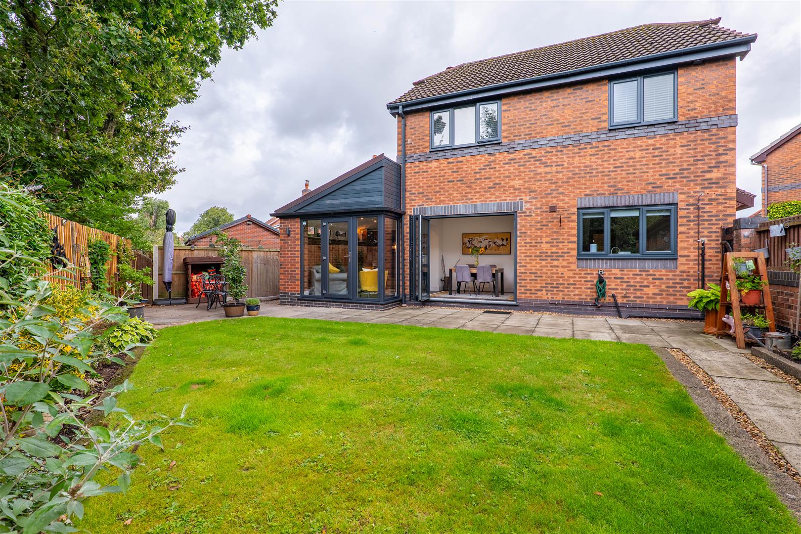 Morris Close, Leyland